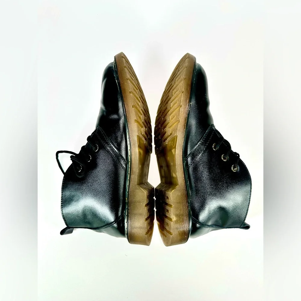 Dr. Martens Men’s Chukka Boots in black
